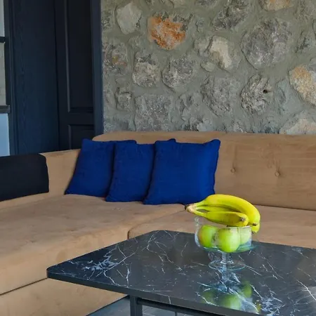 Guentekin Stone Hotel